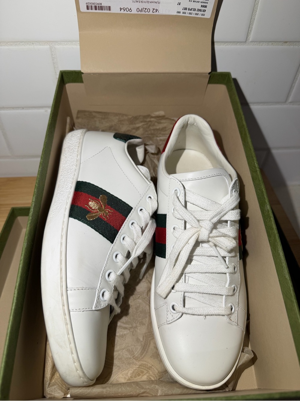 Gucci Women's Ace sneaker with bee- Size 37 - Picture 12 of 14